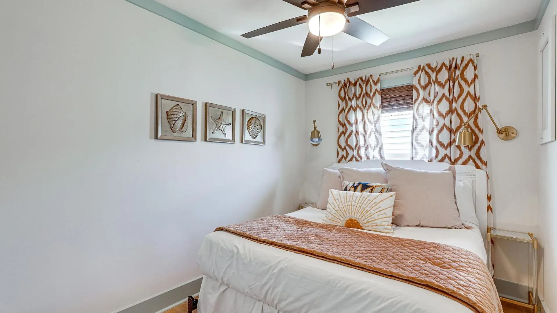 Дом отдыха Chic Pcb Getaway With Private Yard - Walk To Beach! Панама-Сити